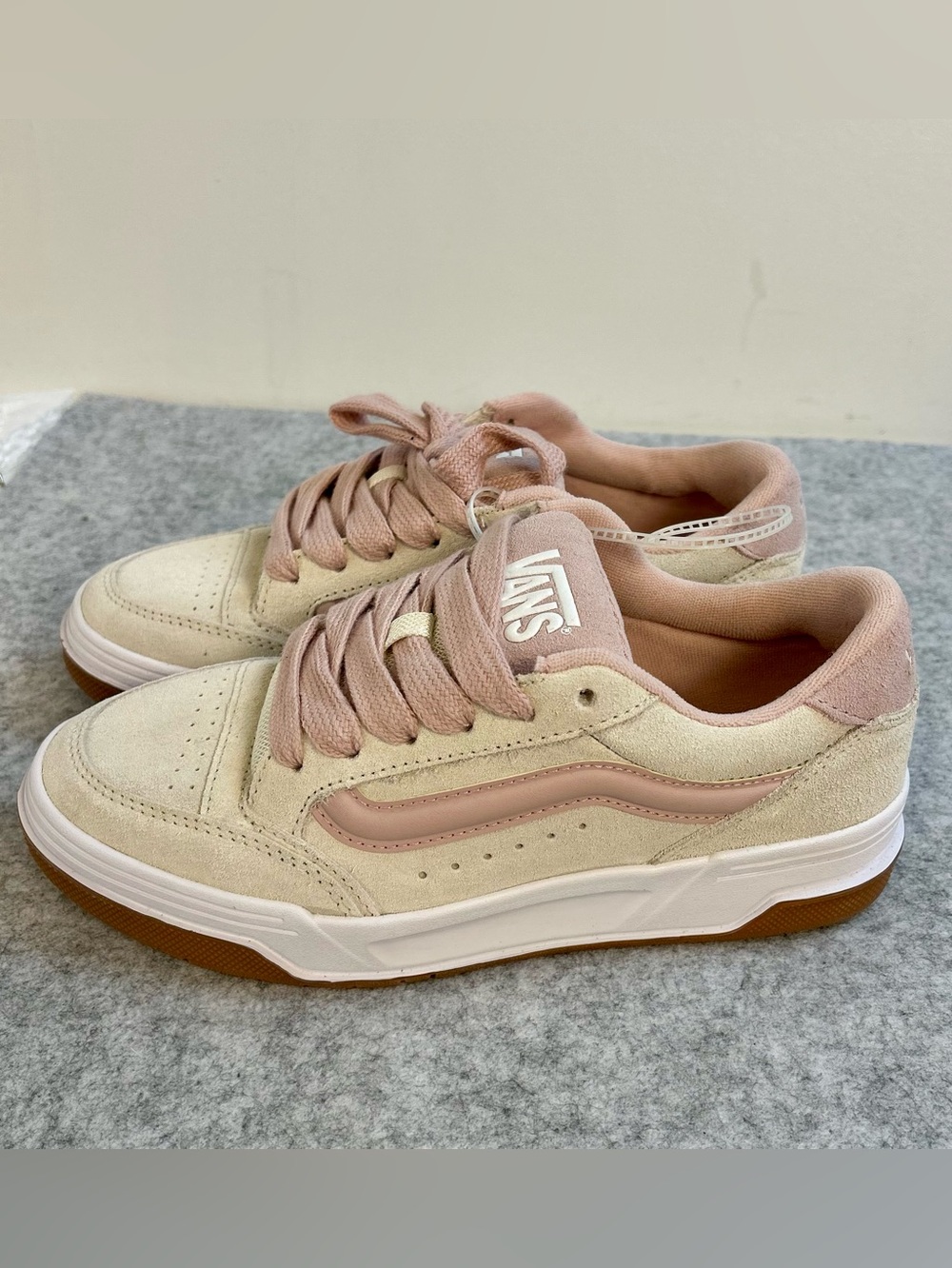 New Vans Hylane Beige Suede and Pink Sneakers / Womens 8.5